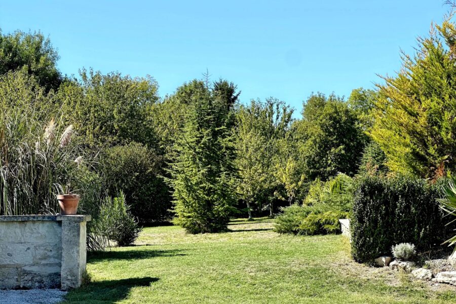 Maison à vendre à Saint-dizant-du-gua — Vue parc & jardin — photo 16