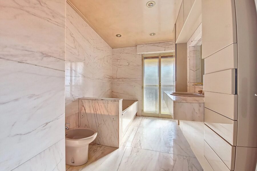 Appartement à vendre à Juan-les-pins — Vue mer — photo 10