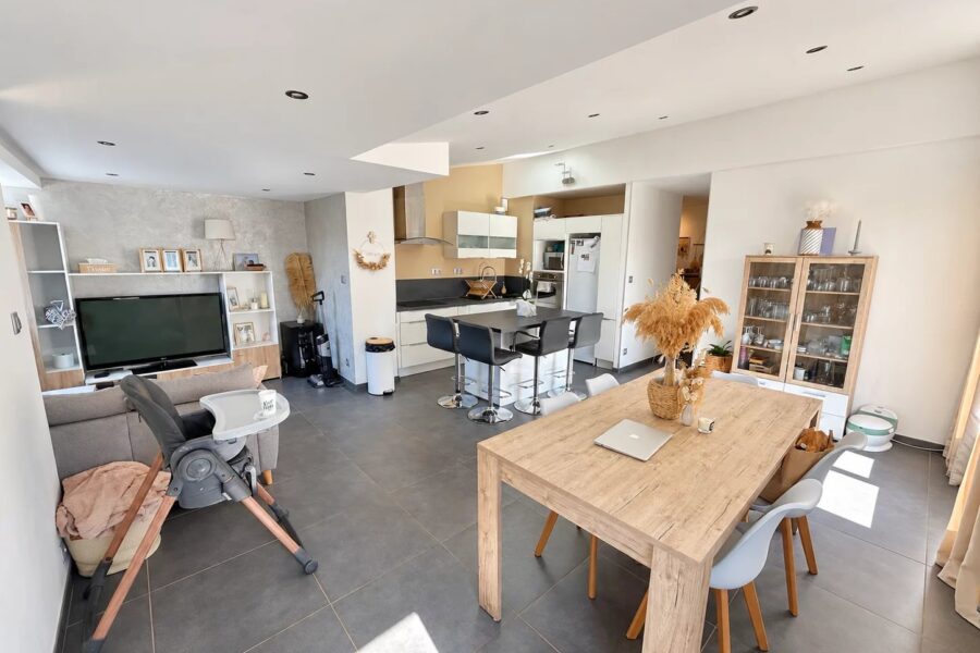 Appartement à vendre à Saint-Étienne — Vue montagne — photo 8