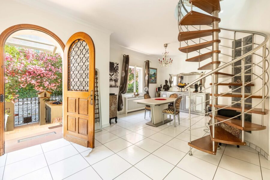 Maison à vendre à Nice — Vue parc & jardin — photo 5