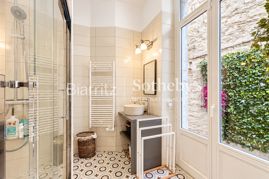 Appartement à vendre à Biarritz — Vue sur la ville — photo 9