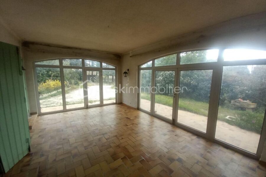 Maison à vendre à Saint hilaire d ozilhan — Vue nature — photo 7