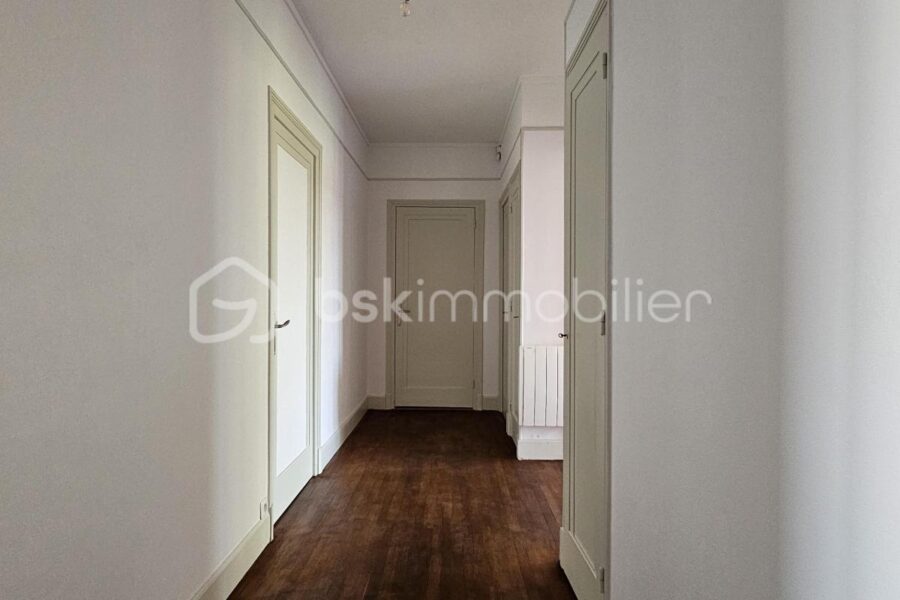 Appartement à vendre à Vichy — Vue sur la ville — photo 6