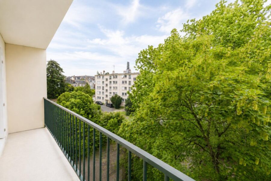Appartement à vendre à Nantes — Vue sur la ville — photo 1