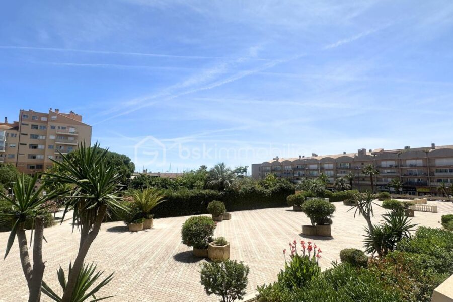 Appartement à vendre à Hyeres — Vue parc & jardin — photo 1