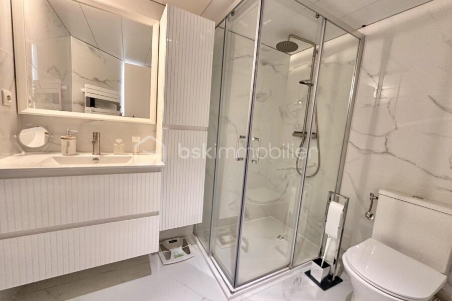 Appartement à vendre à Golfe juan — Vue mer — photo 7