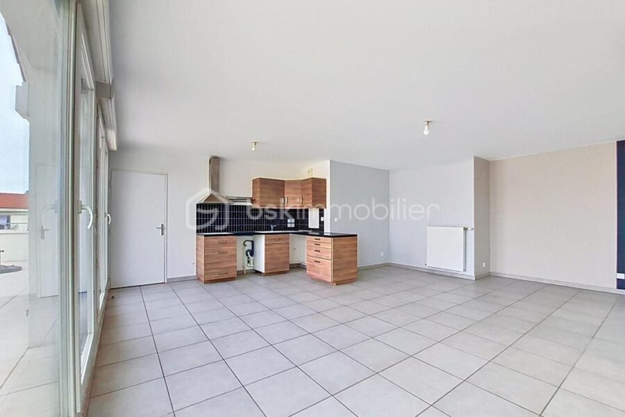 Appartement à vendre à Vénissieux — Vue sur la ville — photo 6