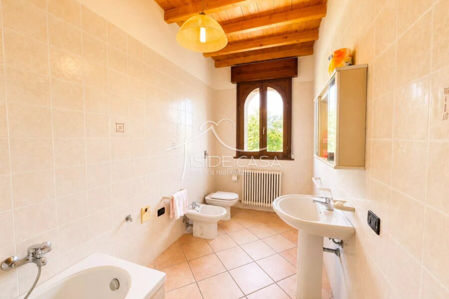 Maison à vendre à Bagnolo san vito — Vue nature — photo 34