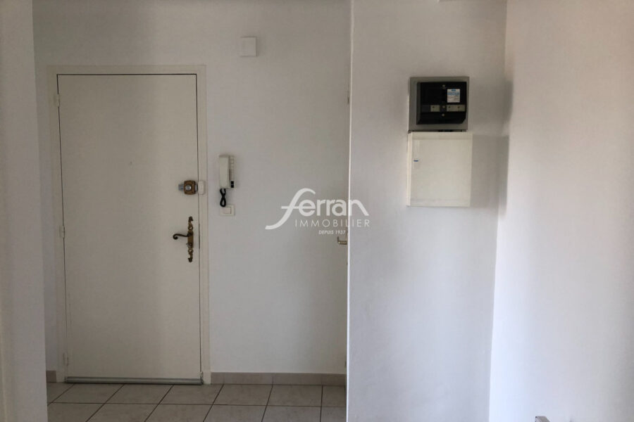 Appartement à louer à Draguignan — Vue sur la ville — photo 5
