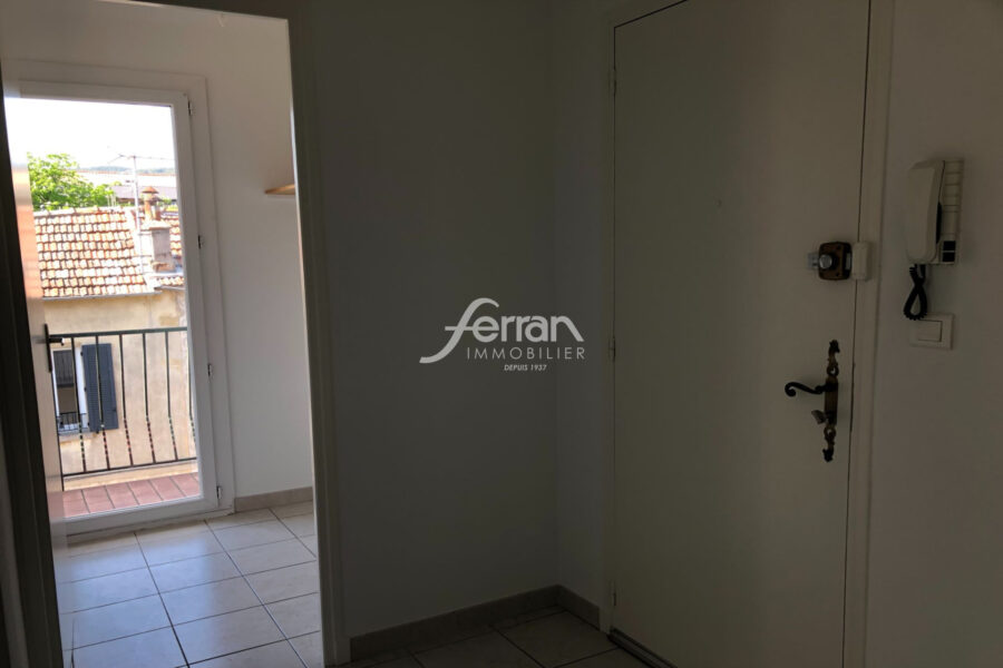 Appartement à louer à Draguignan — Vue sur la ville — photo 6