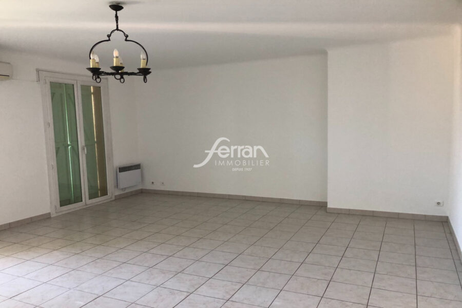 Appartement à louer à Draguignan — Vue sur la ville — photo 2