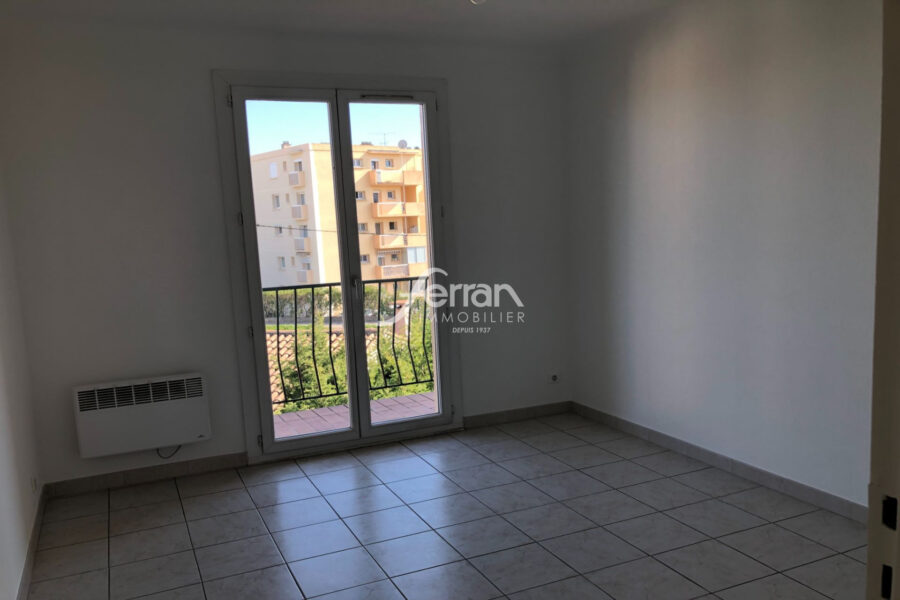 Appartement à louer à Draguignan — Vue sur la ville — photo 13
