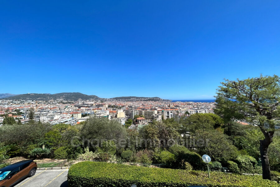 Appartement à louer à Nice — Vue sur la ville — photo 1