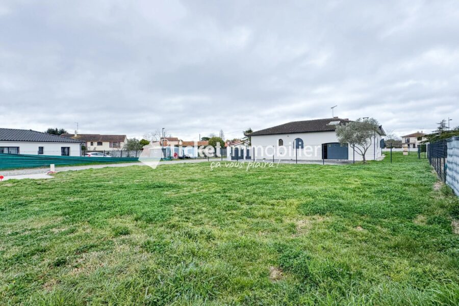 Terrain à vendre à Plaisance-du-touch — Vue sur la ville — photo 2