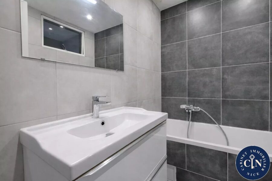 Appartement à vendre à Nice — Vue sur la ville — photo 9