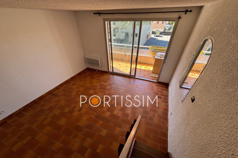 Appartement à vendre à Saint-laurent-du-var — Vue sur la ville — photo 3