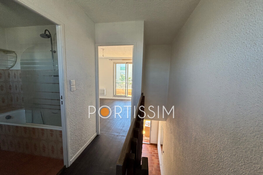 Appartement à vendre à Saint-laurent-du-var — Vue sur la ville — photo 5