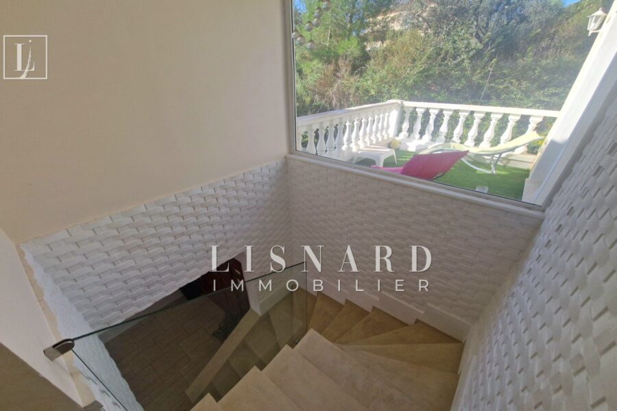 Maison à vendre à Vallauris — Vue sur la ville — photo 14