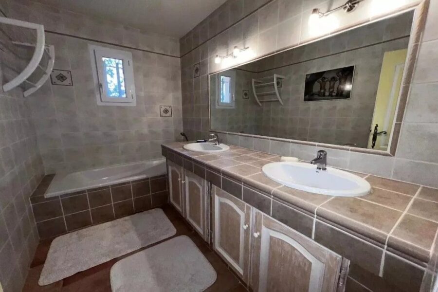 Maison à vendre à Cotignac — Vue parc & jardin — photo 33