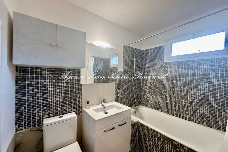 Appartement à louer à Sainte-maxime — Vue sur la ville — photo 11