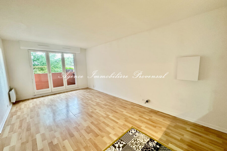 Appartement à louer à Sainte-maxime — Vue sur la ville — photo 4