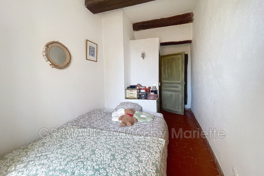 Maison à vendre à Grimaud — Vue sur la ville — photo 6