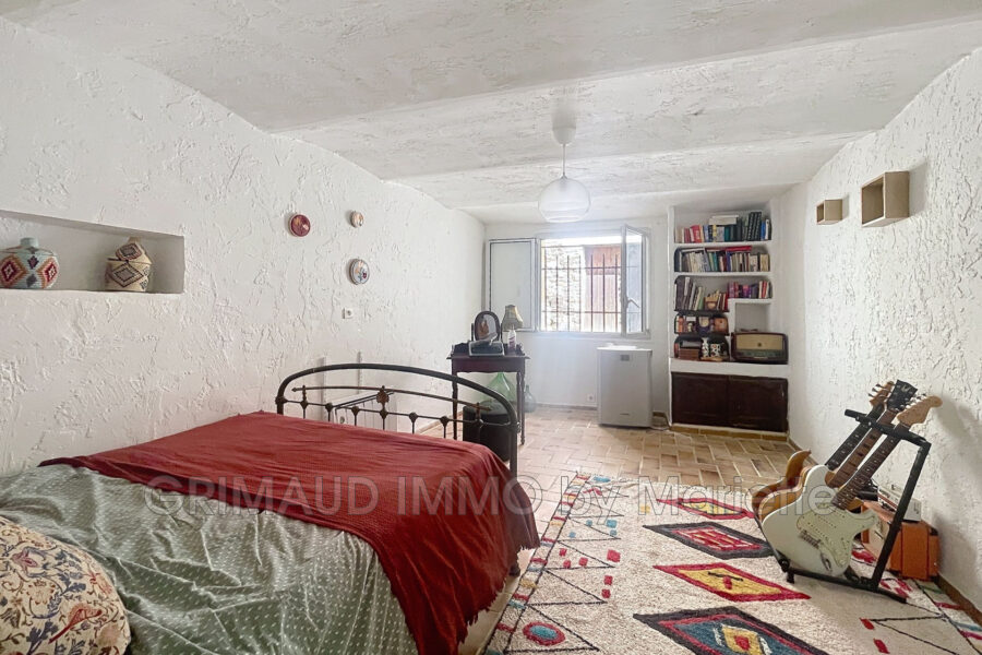Maison à vendre à Grimaud — Vue sur la ville — photo 7
