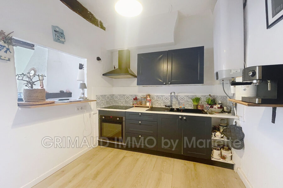 Maison à vendre à Grimaud — Vue sur la ville — photo 3