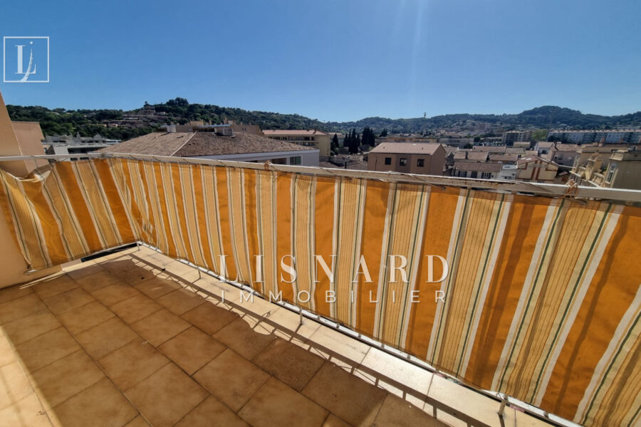 Appartement à vendre à Vallauris — Vue sur la ville — photo 4
