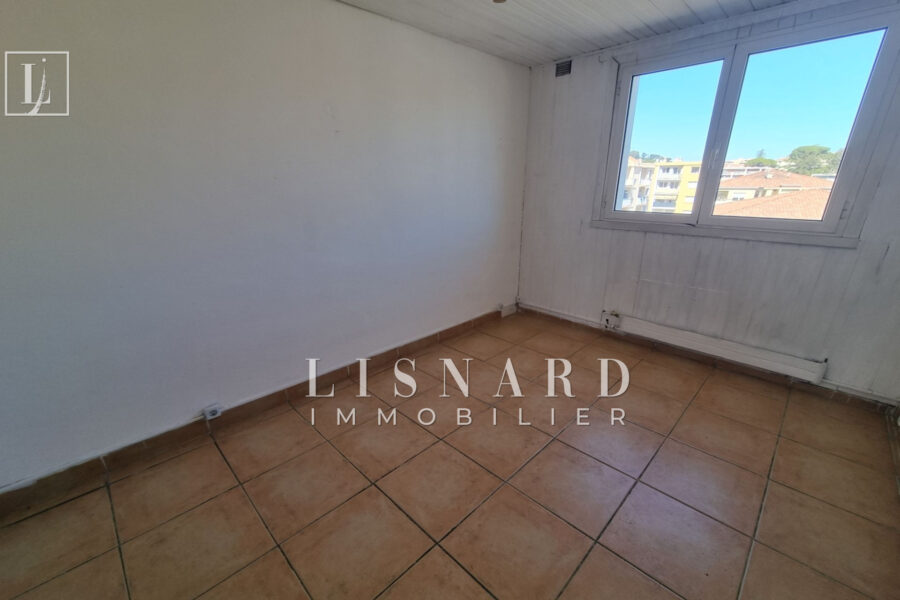 Appartement à vendre à Vallauris — Vue sur la ville — photo 7