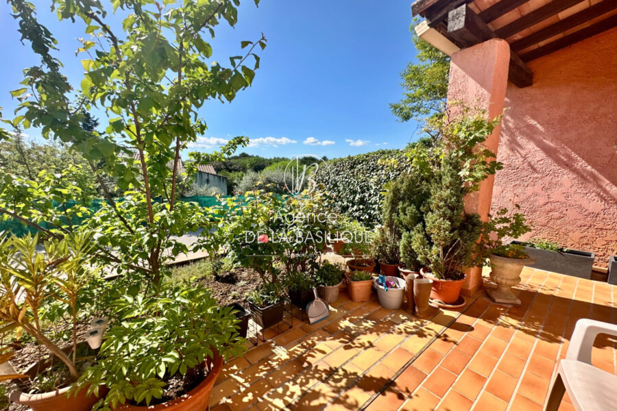 Maison à vendre à Saint-maximin-la-sainte-baume — Vue nature — photo 5