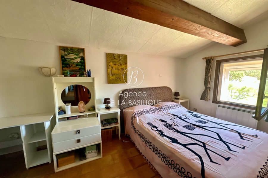 Maison à vendre à Saint-maximin-la-sainte-baume — Vue nature — photo 9