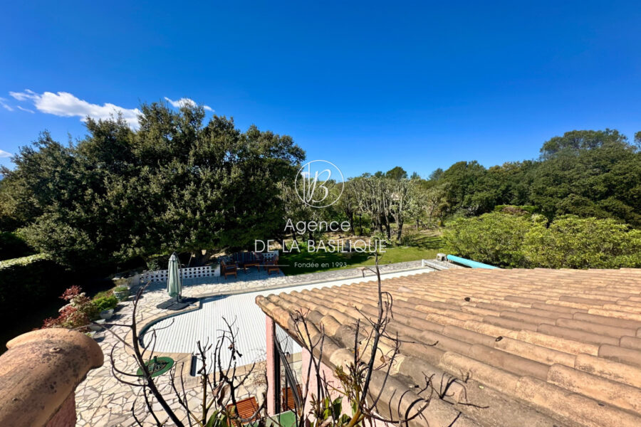 Maison à vendre à Saint-maximin-la-sainte-baume — Vue nature — photo 1