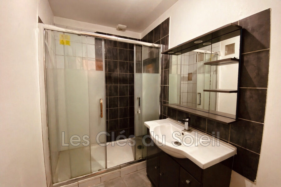Maison à vendre à Brignoles — Vue sur la ville — photo 4