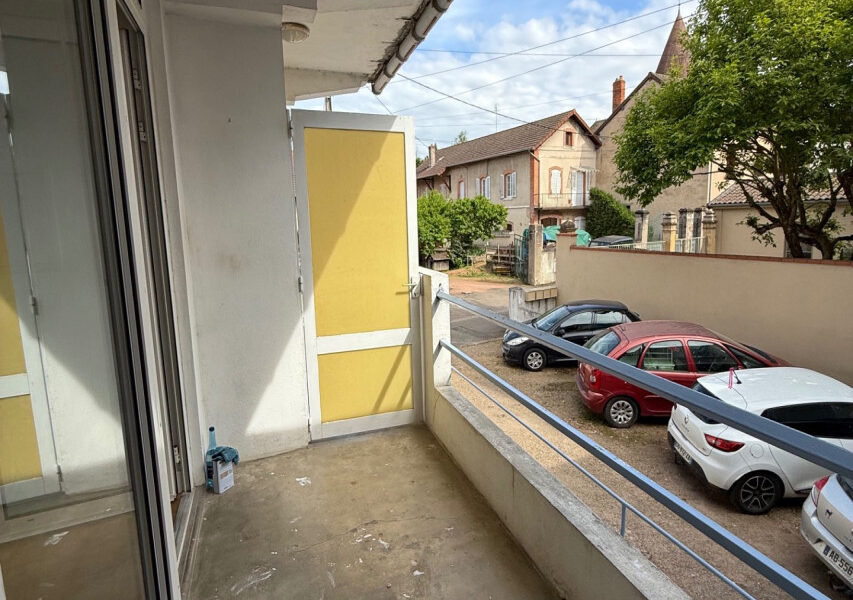Appartement à louer à Marcigny — Vue sur la ville — photo 1