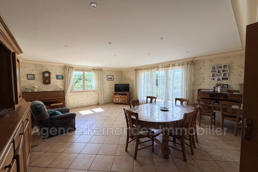 Maison à vendre à Chenay-le-châtel — Vue sur la ville — photo 8