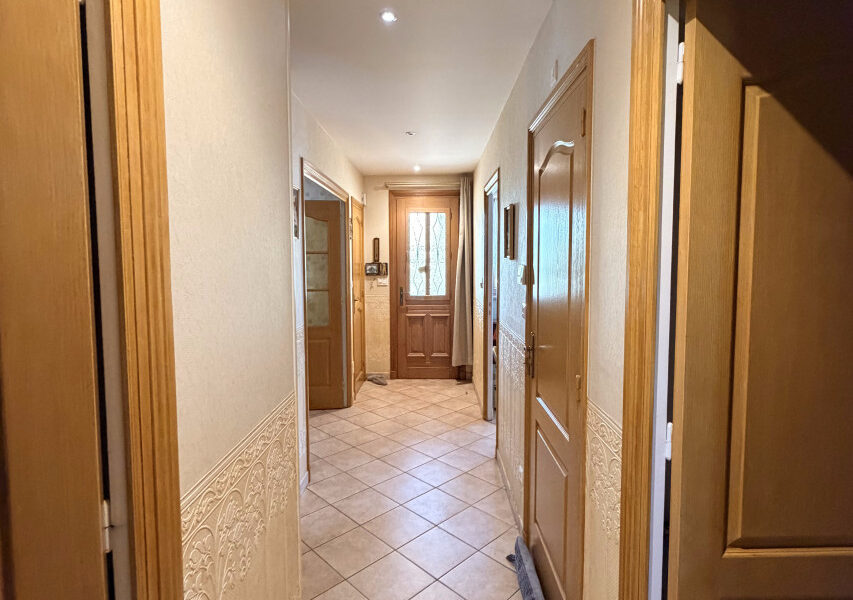 Maison à vendre à Chenay-le-châtel — Vue sur la ville — photo 13