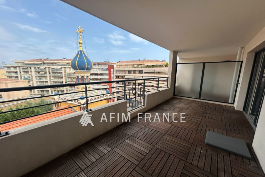 Appartement à louer à Menton — Vue sur la ville — photo 1