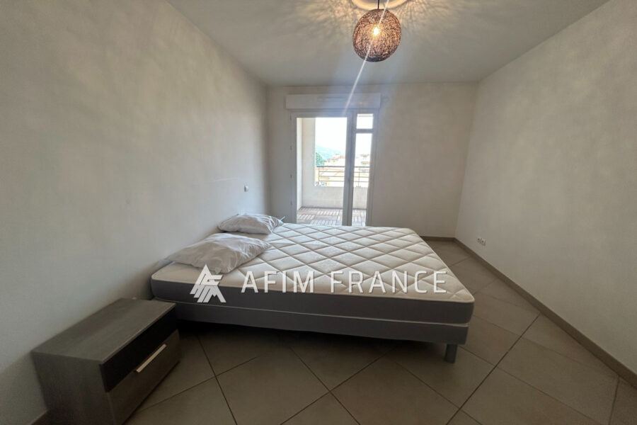 Appartement à louer à Menton — Vue sur la ville — photo 6