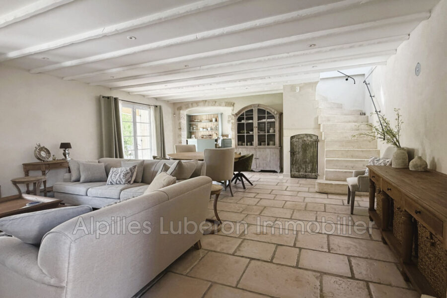 Maison à louer à Fontvieille — Vue parc & jardin — photo 8