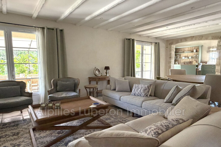Maison à louer à Fontvieille — Vue parc & jardin — photo 9