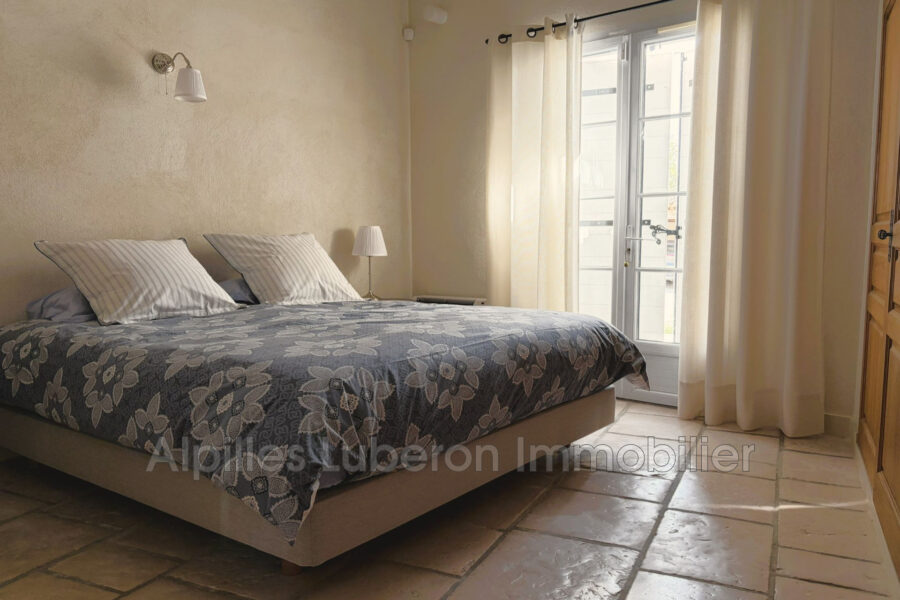 Maison à louer à Fontvieille — Vue parc & jardin — photo 15