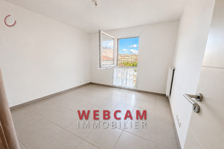 Appartement à vendre à Le cannet — Vue sur la ville — photo 8
