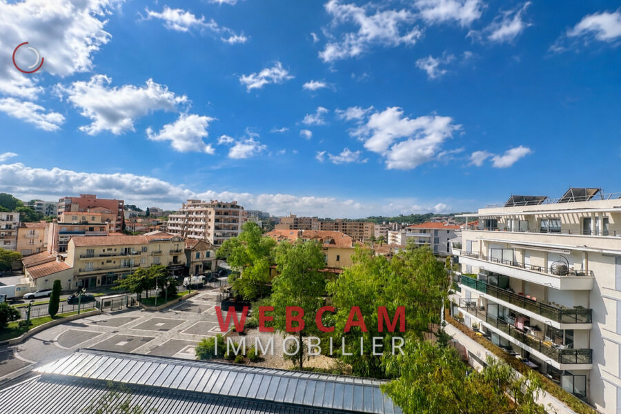 Appartement à vendre à Le cannet — Vue sur la ville — photo 1