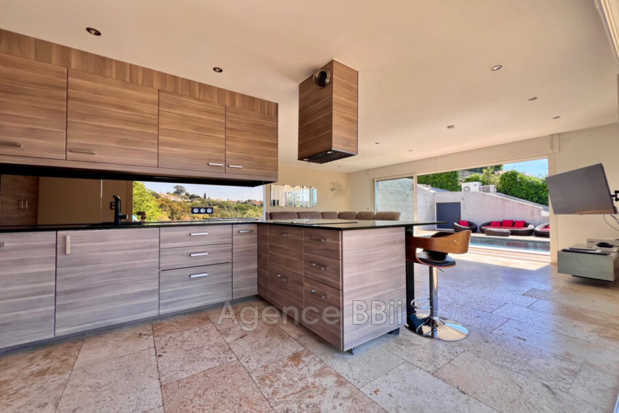 Maison à vendre à Nice — Vue sur la ville — photo 9