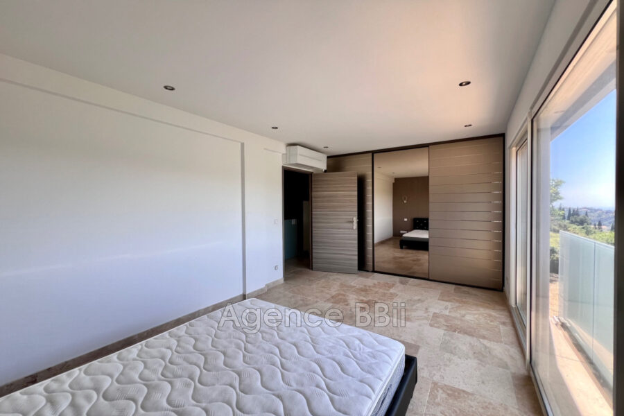 Maison à vendre à Nice — Vue sur la ville — photo 18