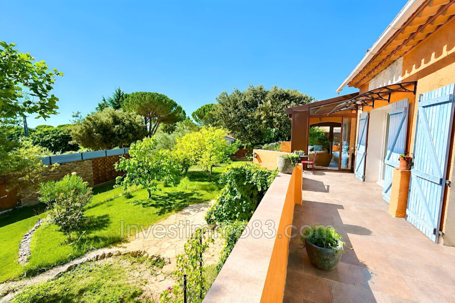 Maison à vendre à Saint-maximin-la-sainte-baume — Vue parc & jardin — photo 1