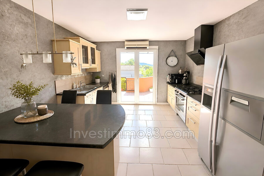 Maison à vendre à Saint-maximin-la-sainte-baume — Vue parc & jardin — photo 8