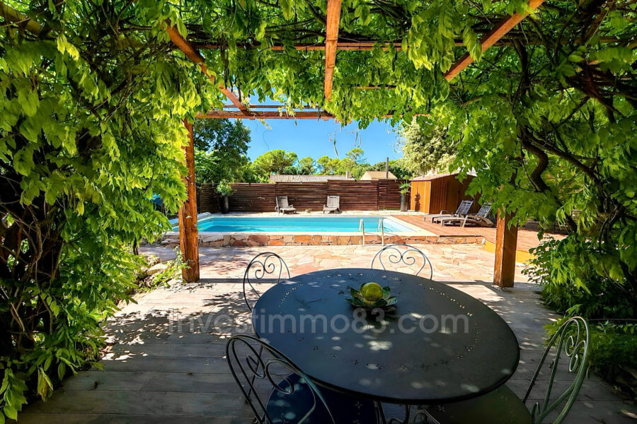 Maison à vendre à Saint-maximin-la-sainte-baume — Vue parc & jardin — photo 19