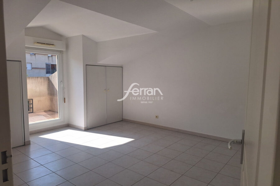Appartement à louer à Draguignan — Vue sur la ville — photo 9